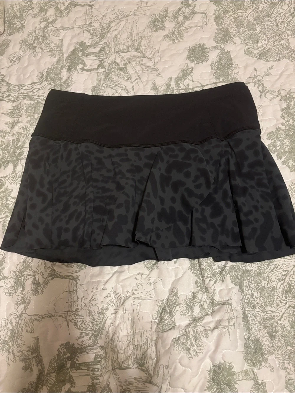 vintage Lululemon Hit Your Stride Skirt, animal swirl black deep coal, size 8 - Picture 8 of 15